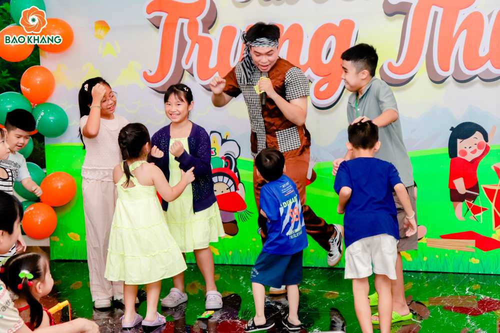 Chú Cuội vui nhộn mang niềm vui đến cho các bé
