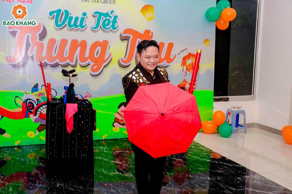 Màn trình diễn đặc sắc của ảo thuật gia