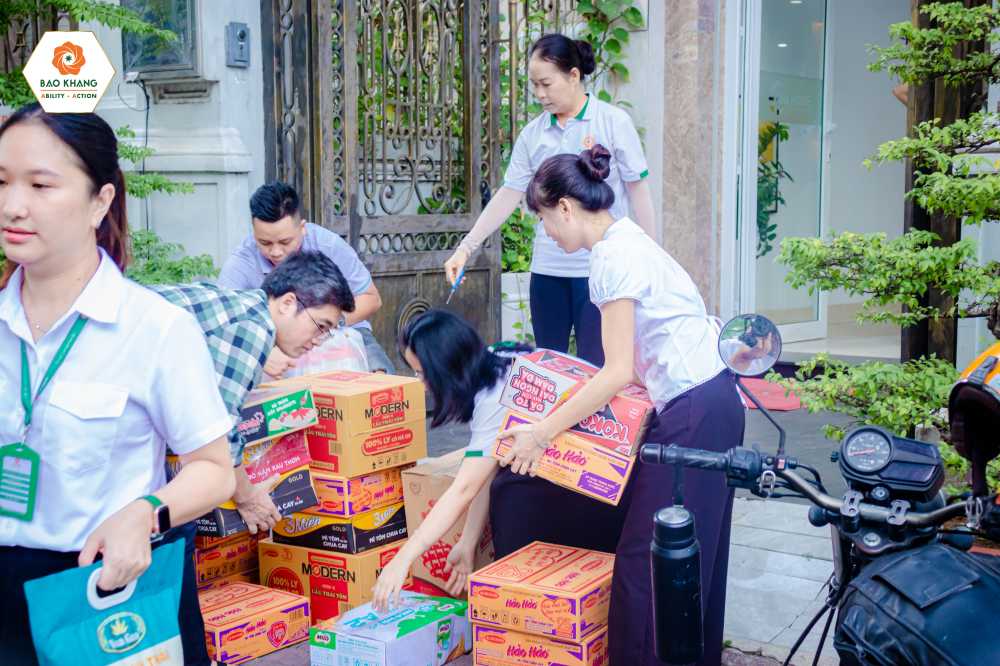 Bảo Khang Holdings vận chuyển nhu yếu phẩm đến MTTQVN phường Tân Mỹ (2)