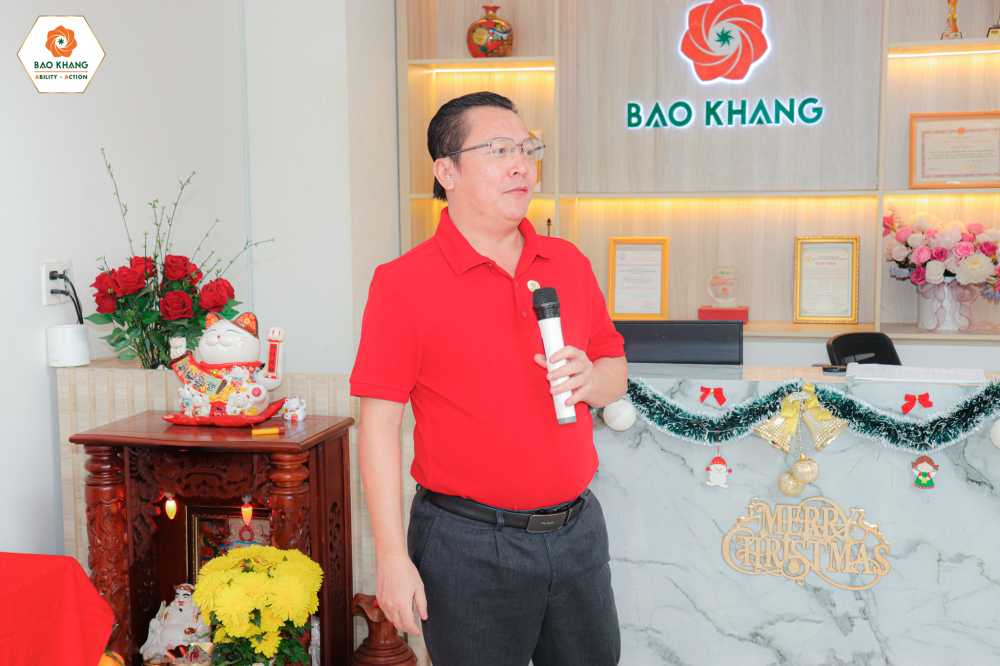 Tổng gi&aacute;m đốc L&ecirc; Tấn Trung gửi lời ch&uacute;c mừng Gi&aacute;ng  Sinh đến to&agrave;n thể nh&acirc;n vi&ecirc;n.